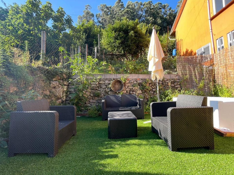 Communal lounge/ TV room, Spring, Day, Seating area, Evening entertainment