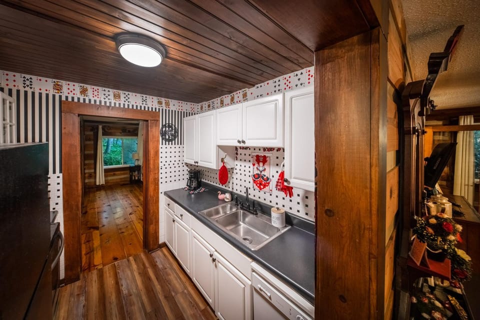 Coffee/tea facilities, Kitchen or kitchenette