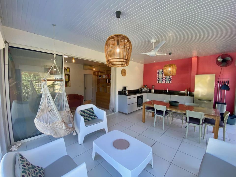 Living room, Dining area