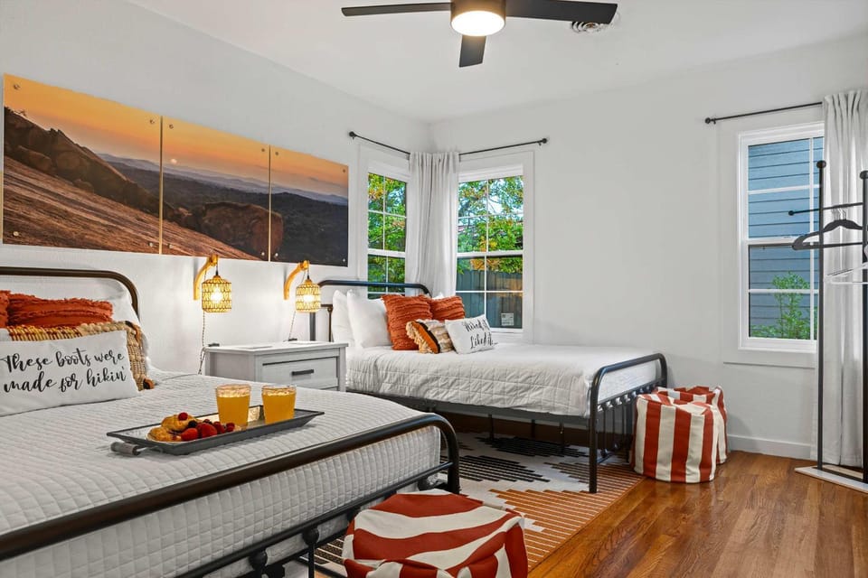 Kilted Cowboy - Hot Tub Fire Pit & Close to Main House in Fredericksburg