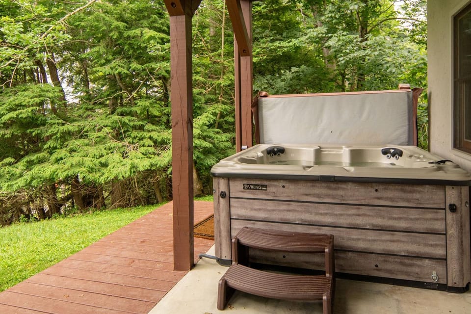 Serenity Summit House in Banner Elk