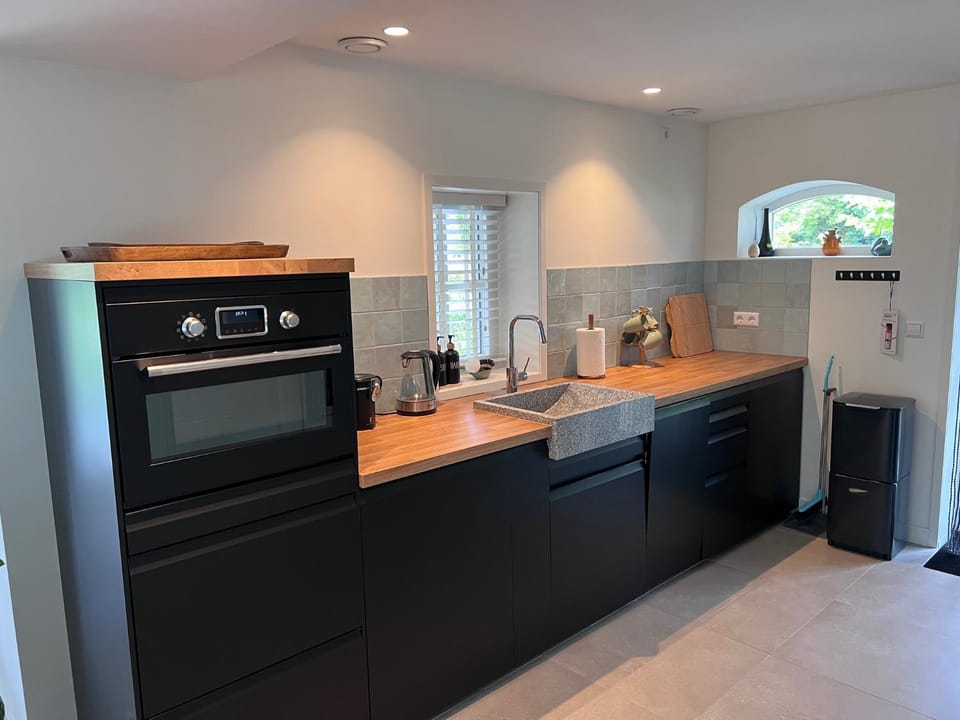 Kitchen or kitchenette, kitchen