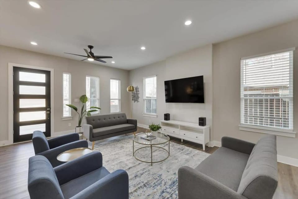 Modern and Spacious High End Home near Downtown House in Dallas