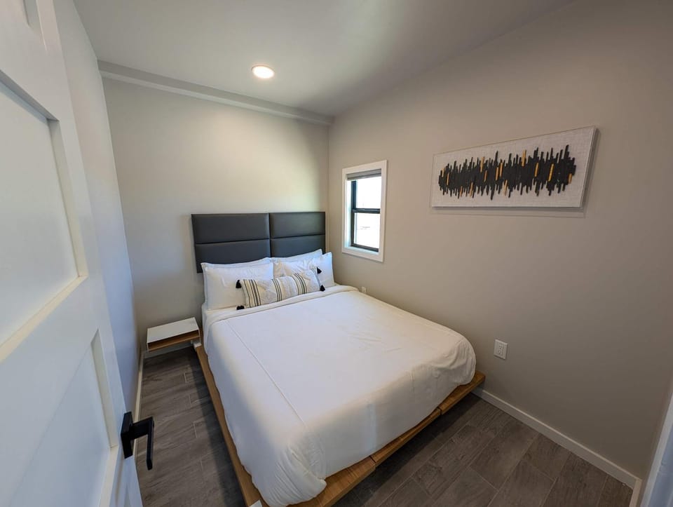 Container Home at Stardust Big Bend 5 min from Park Apartment in Big Bend National Park