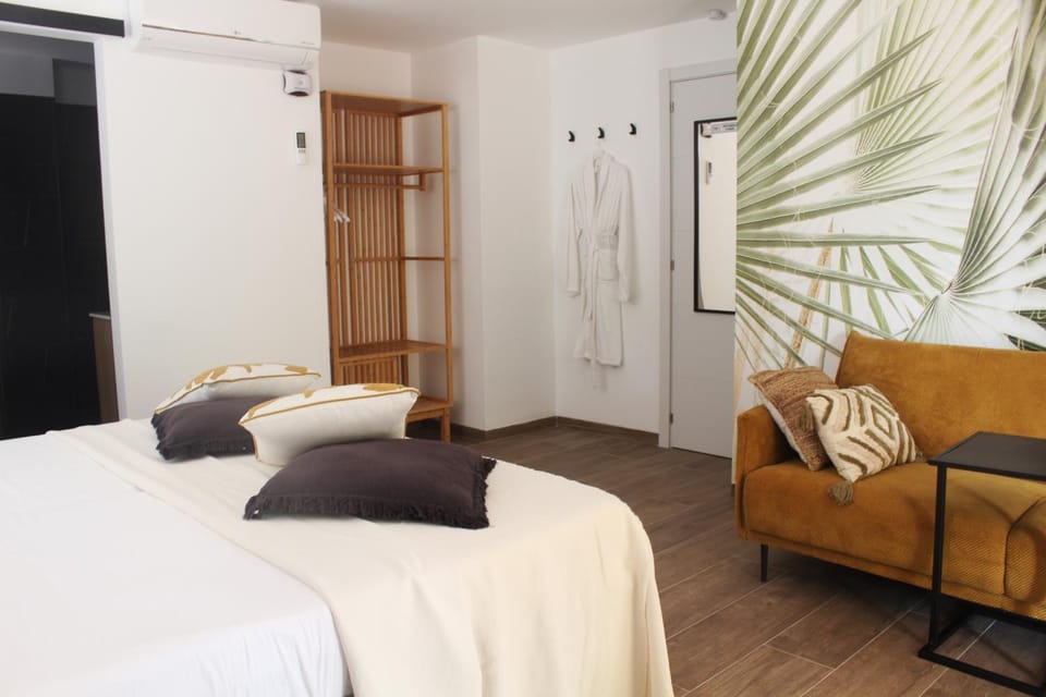 Seating area, Bedroom