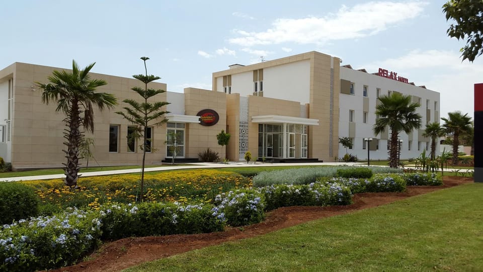 Property building, Day, Garden