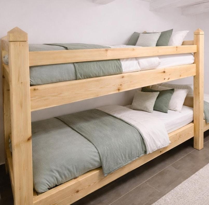 Photo of the whole room, bunk bed