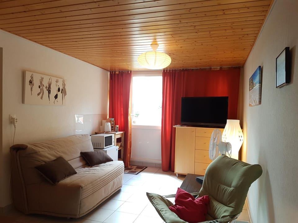 BNB Tuileries Bed and Breakfast in Canton of Vaud