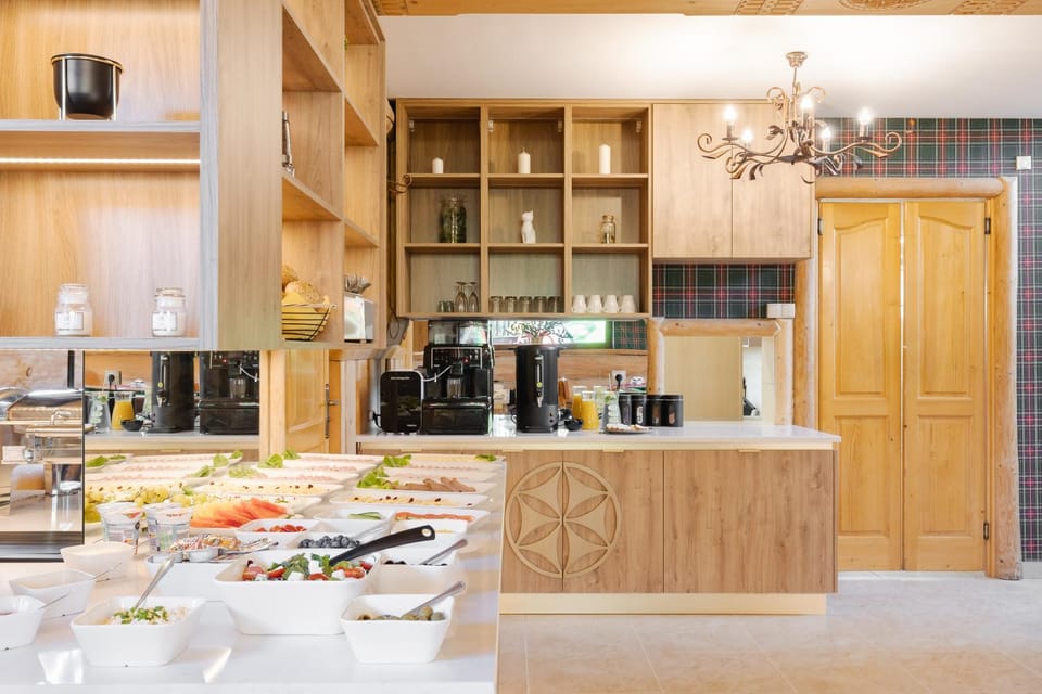 Coffee/tea facilities, Food