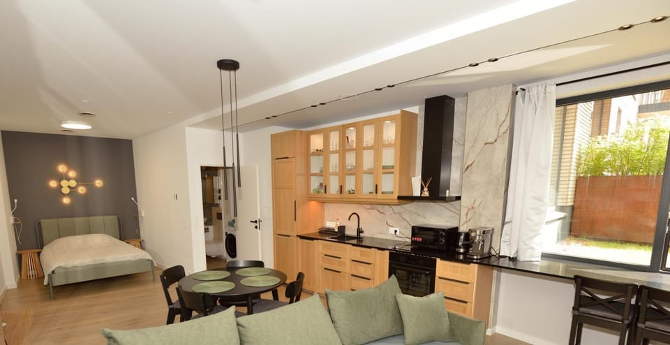 Coffee/tea facilities, Dining area