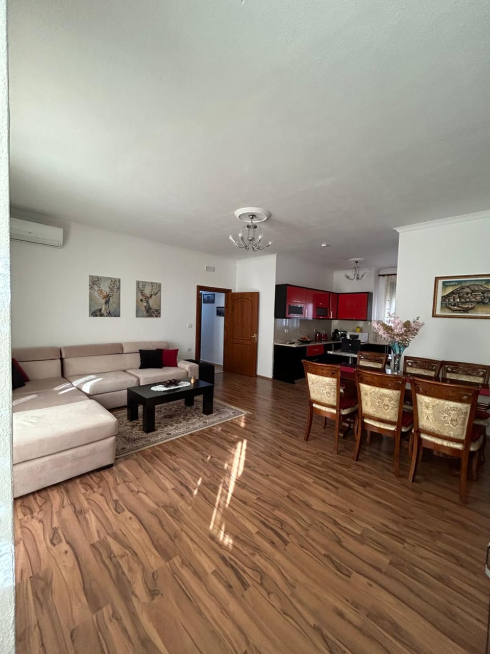 Kitchen or kitchenette, Living room, Seating area, Dining area, oven, air conditioner