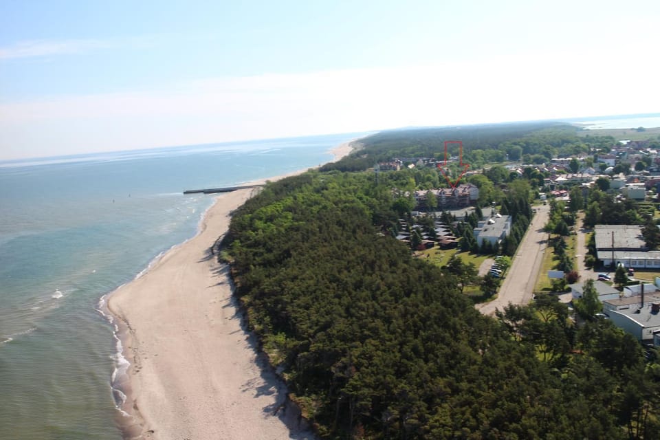 Neighbourhood, Natural landscape, Bird's eye view, Beach, Area and facilities