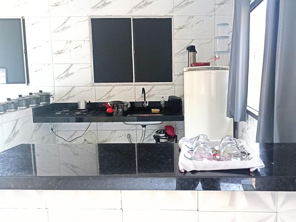 Casa Nova Bem Aconchegante Bairro tranquilo e pertinho de tudo Rua principal a Pituba e Praias Lojas Restaurantes e bares House in Itacaré