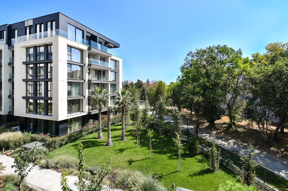 Property building, Day, Garden, Garden view