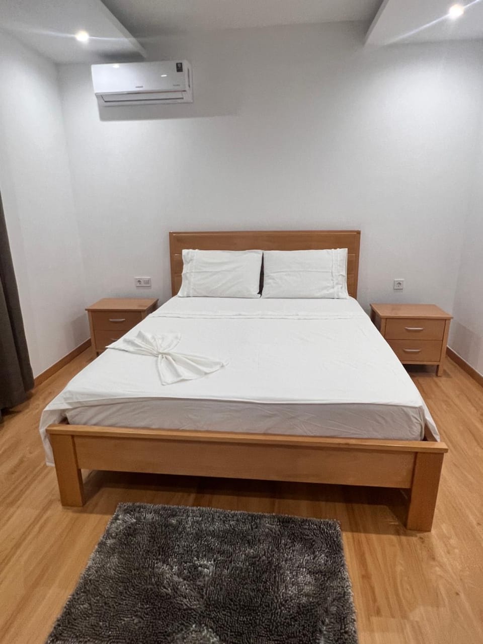 Bed, Bedroom, air conditioner