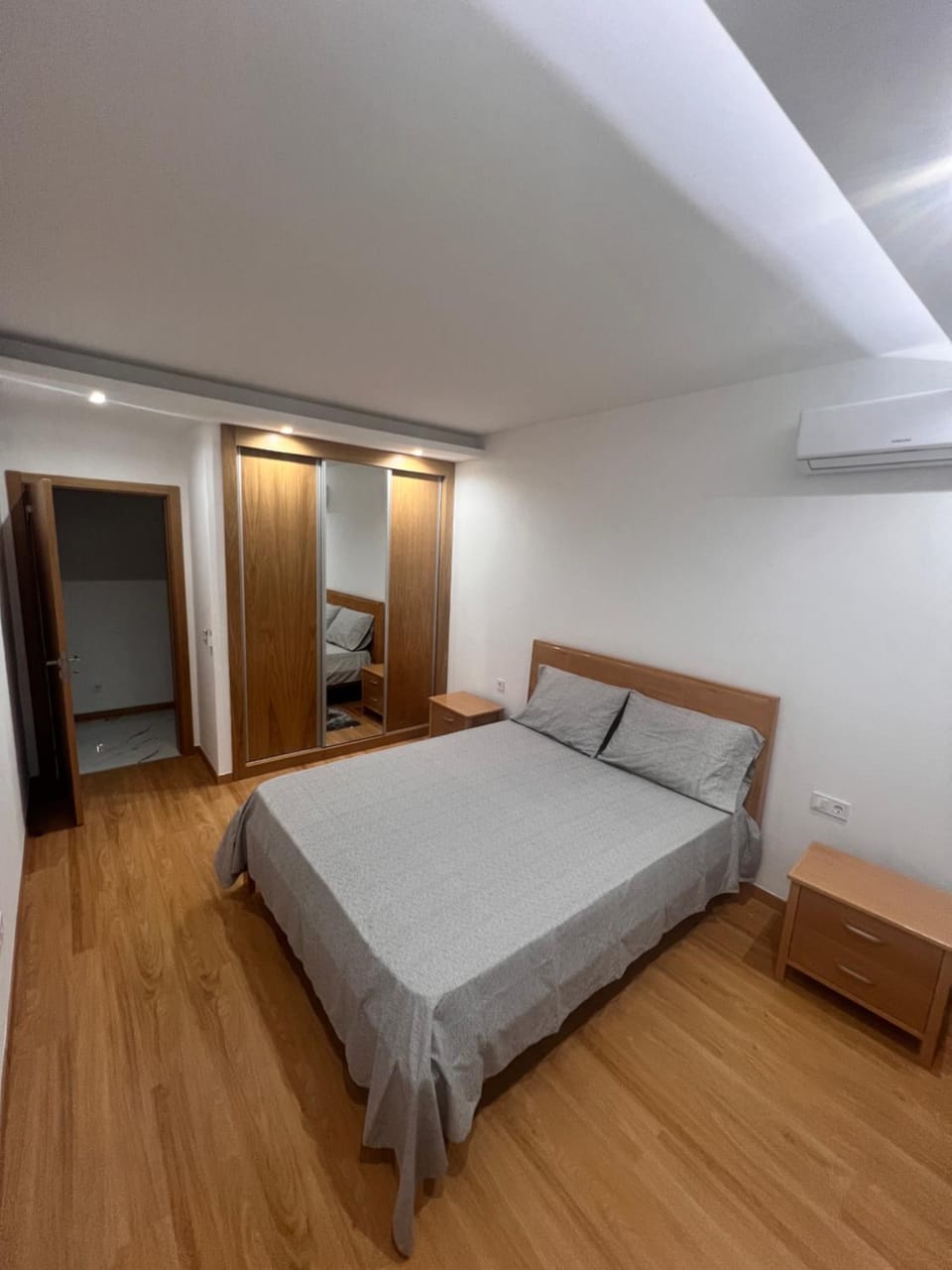 Bed, Bedroom, wardrobe, air conditioner