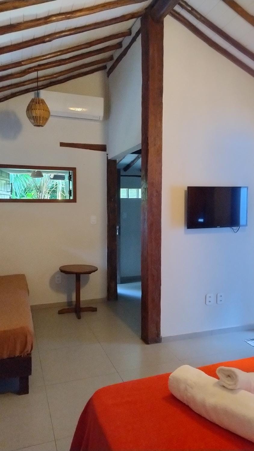Bed, TV and multimedia, Photo of the whole room, Bedroom, air conditioner
