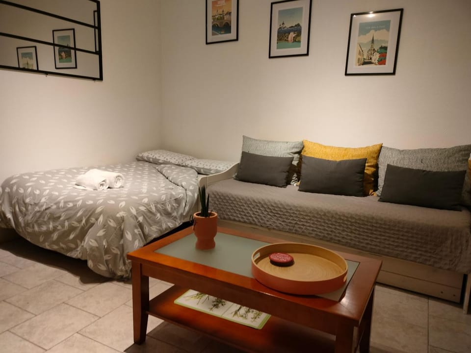 Bed, Living room, Bedroom