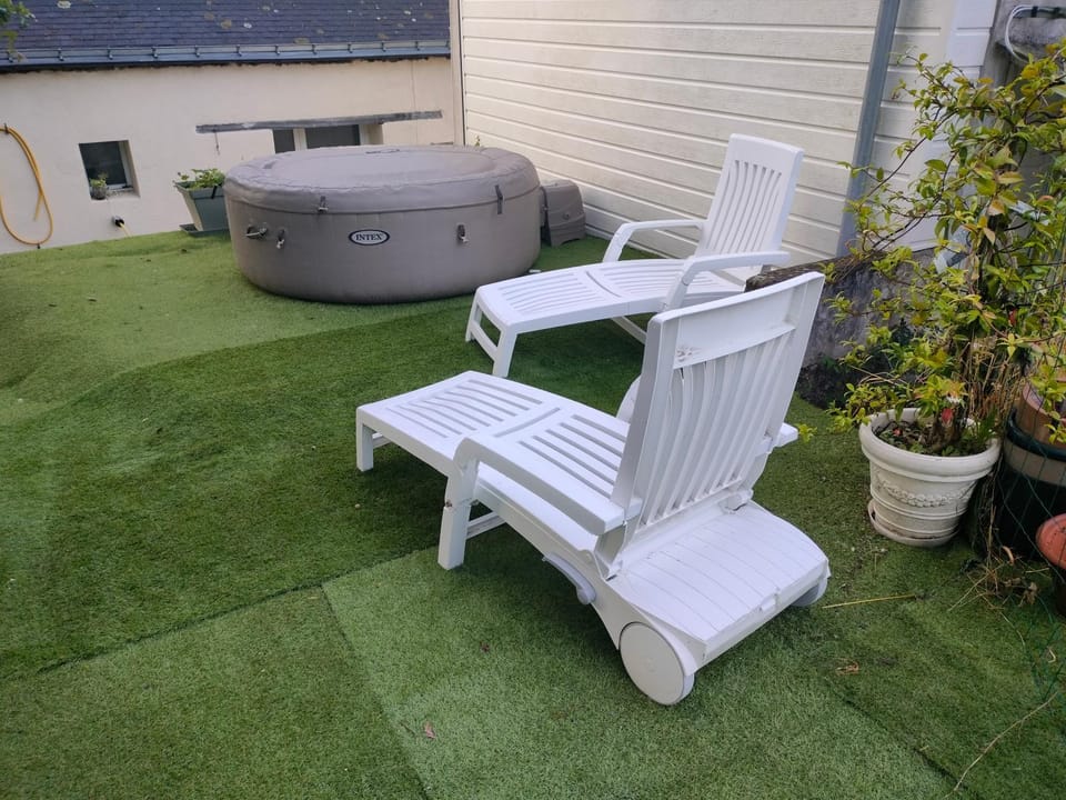 Patio, Hot Tub, sunbed