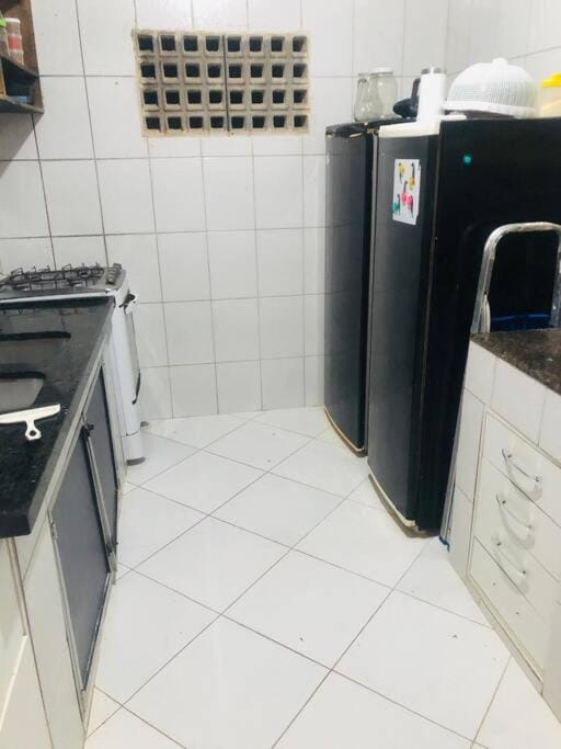 Kitchen or kitchenette, minibar, oven, stove