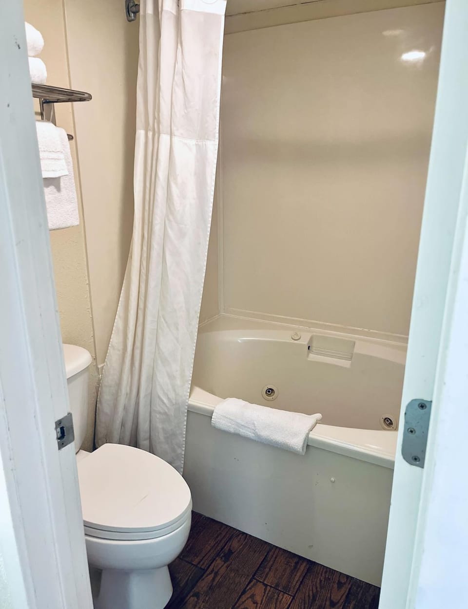 Stunning Oceanfront Suite w Jetted tub! B 733 Apartment in Myrtle Beach