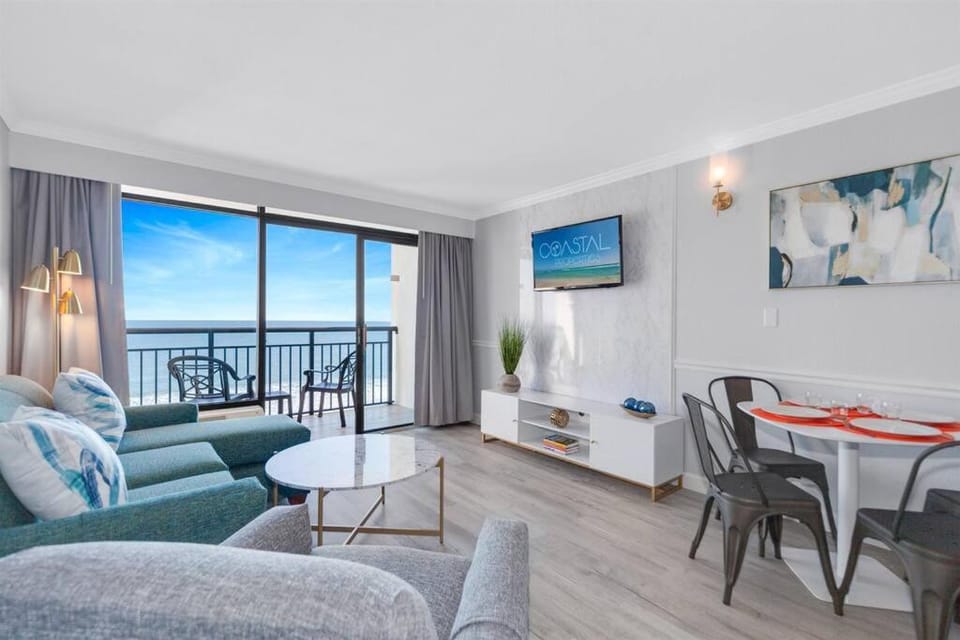 Oceanfront Oasis, Luxe 1BR Haven with Full Kitchen! CR 622 Apartment in Myrtle Beach