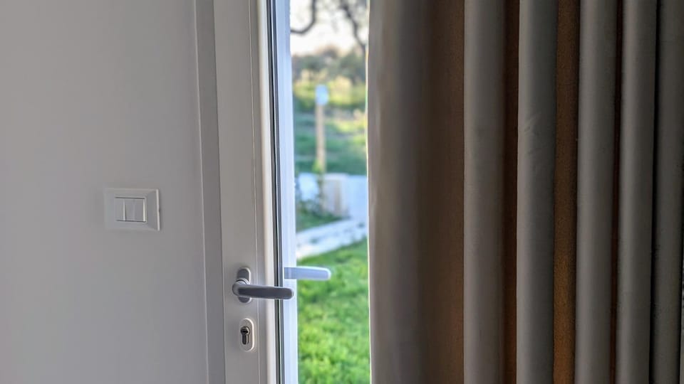 Day, Garden view