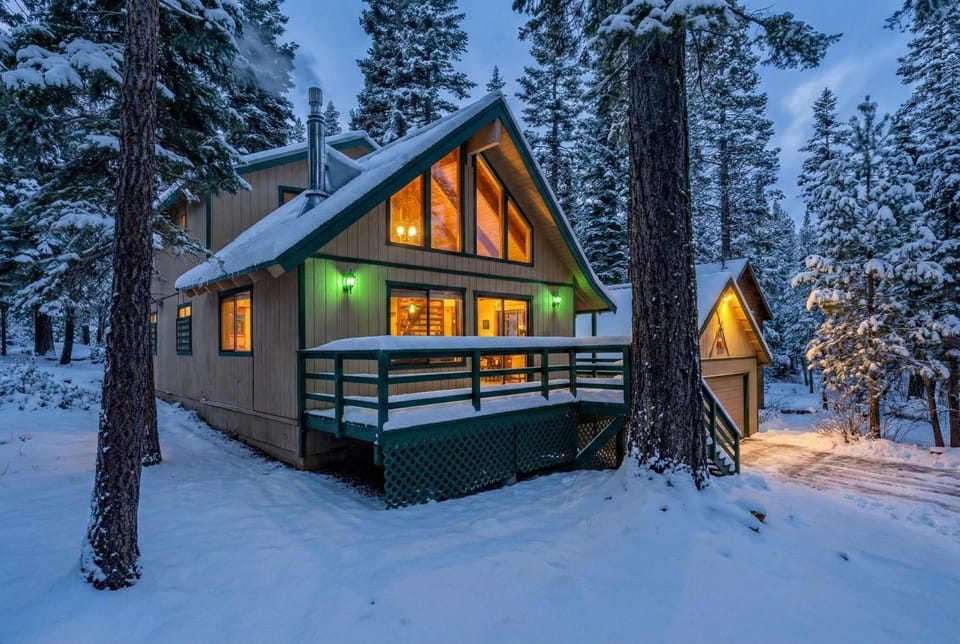 Near Northstar Wooded Retreat with Deck & Loft House in Tahoe Vista