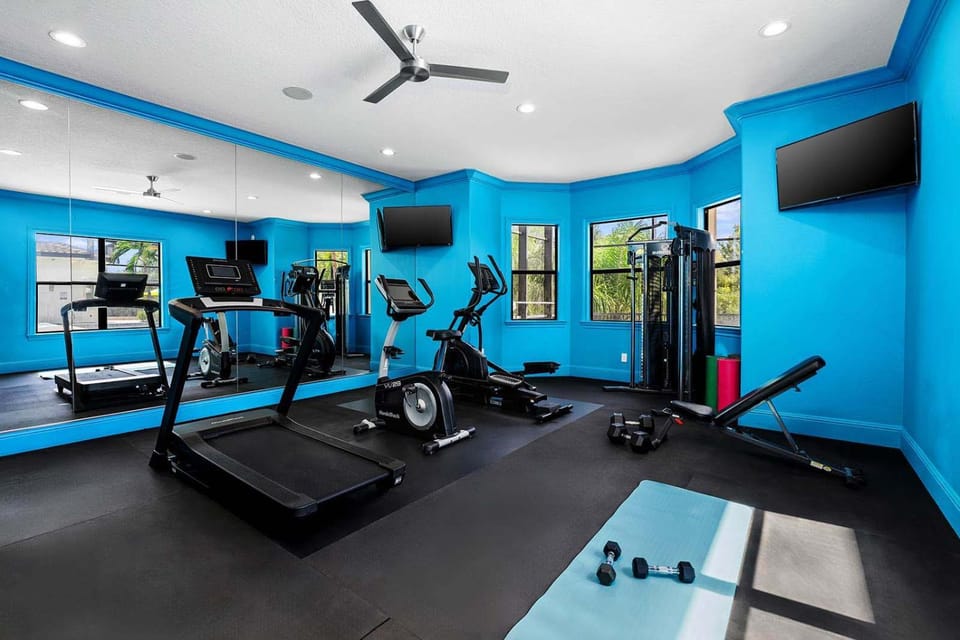 Mansion Near Disney - Arcade, Theater & Huge Pool Villa in Four Corners