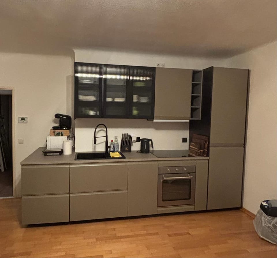 Cozy 2-Bedroom Retreat Near Subway and City Center Apartment in Vienna