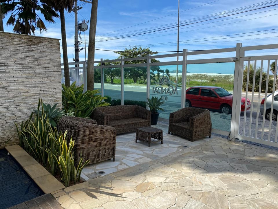 Condomínio MANDAI Apto 305 B Lateral em frente ao mar Apartment in Cabo Frio