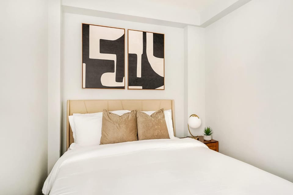 73-1406 New 1BR 1Bth UWS Doorman Gym Apartment in Upper West Side