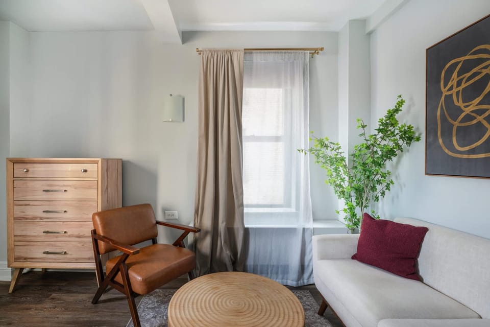 73-1406 New 1BR 1Bth UWS Doorman Gym Apartment in Upper West Side