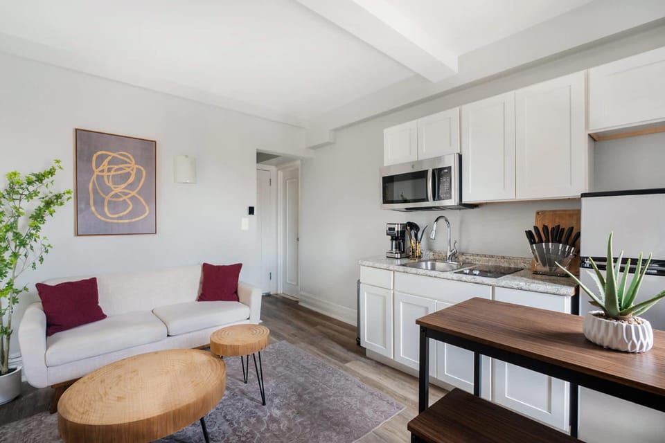 73-1406 New 1BR 1Bth UWS Doorman Gym Apartment in Upper West Side