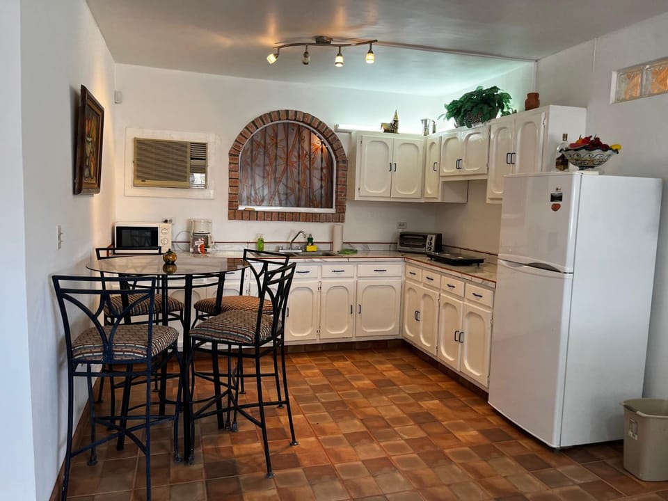 Kitchen or kitchenette, Dining area, toaster