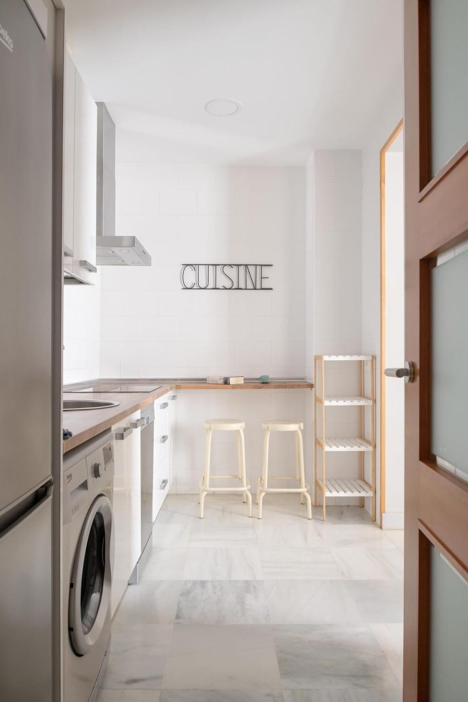 Kitchen or kitchenette, dishwasher, washing machine