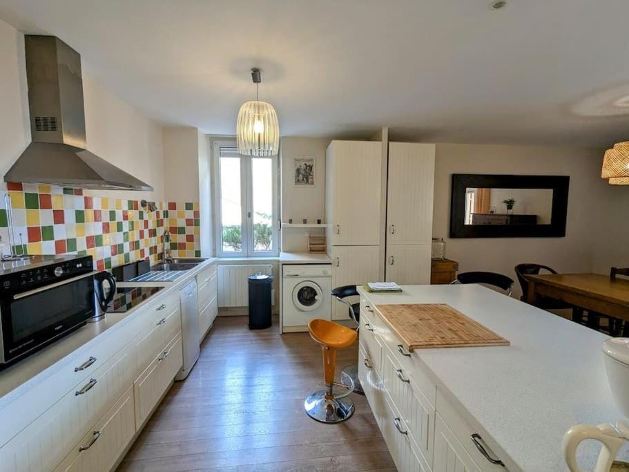 Bel appartement en rue piétonne Apartment in Auvergne-Rhône-Alpes