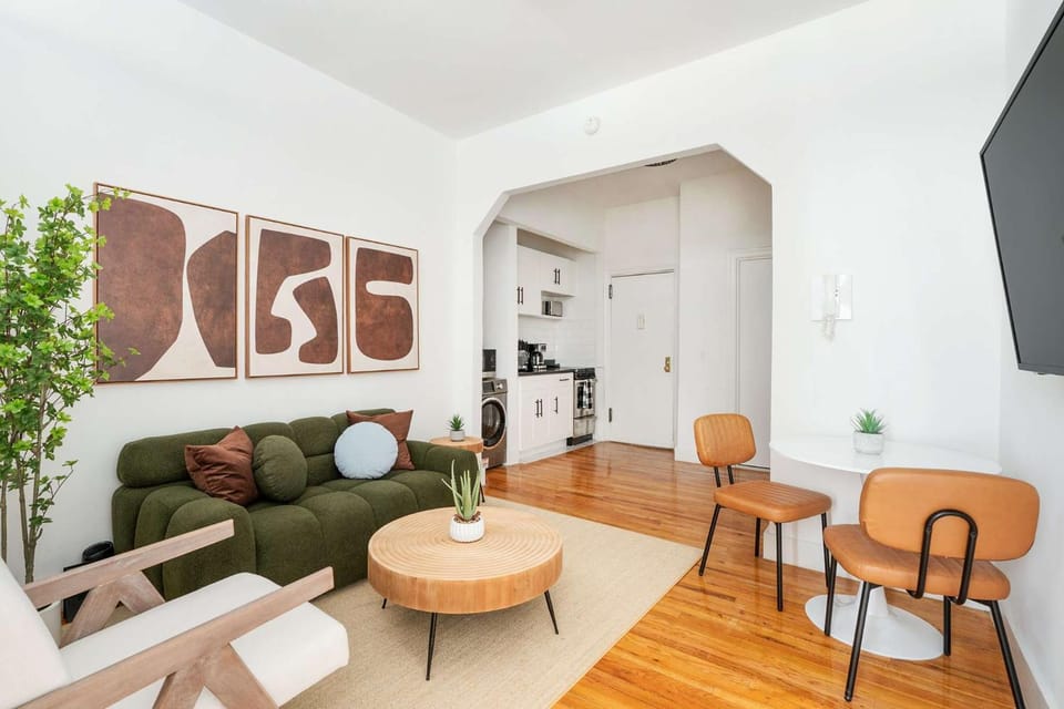 444-1A Beautiful 1BR Midtown West Apartment in Midtown