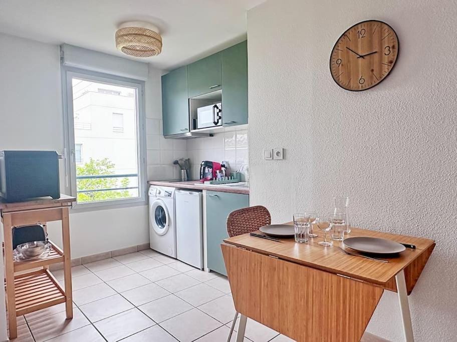 Charmant T2 terrasse, garage Apartment in Villeurbanne