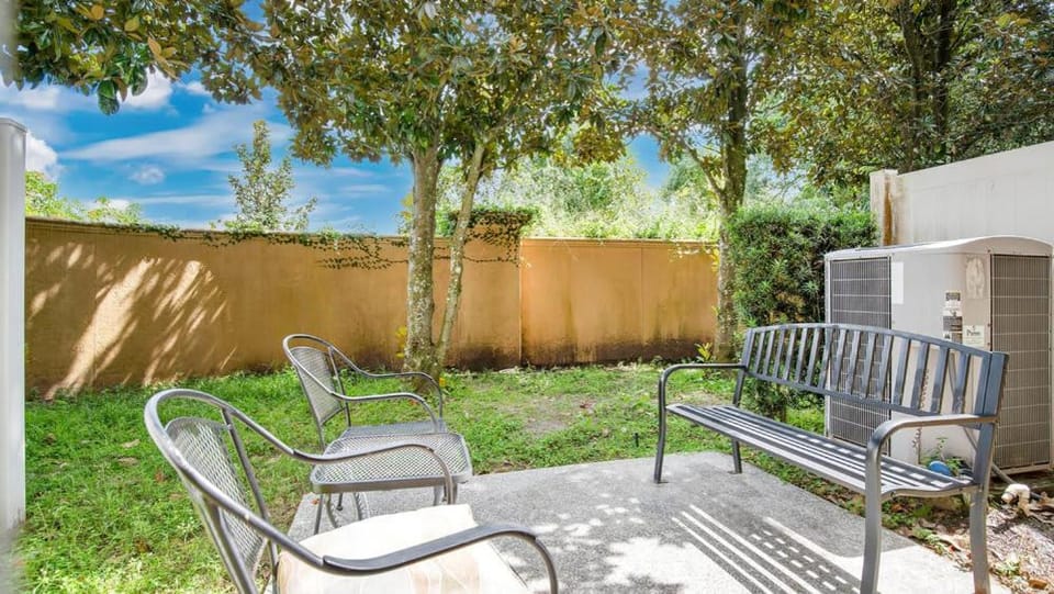 Quiet Corner Gem in Gated Crestwynd Bay House in Windsor Hills