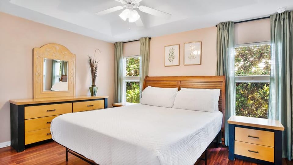 Quiet Corner Gem in Gated Crestwynd Bay House in Windsor Hills
