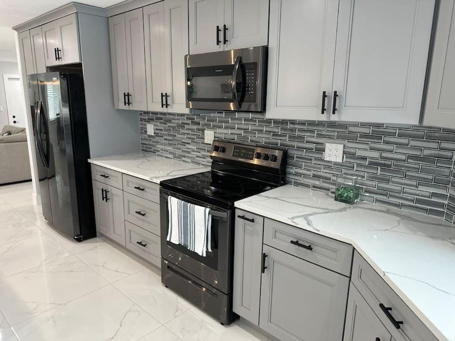 Kitchen or kitchenette, oven, toaster