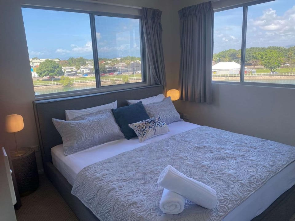 Tranquil 3 Bedroom Retreat in Townsville City Apartment in Townsville