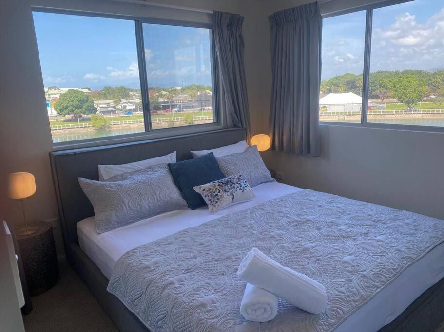 Tranquil 3 Bedroom Retreat in Townsville City Apartment in Townsville
