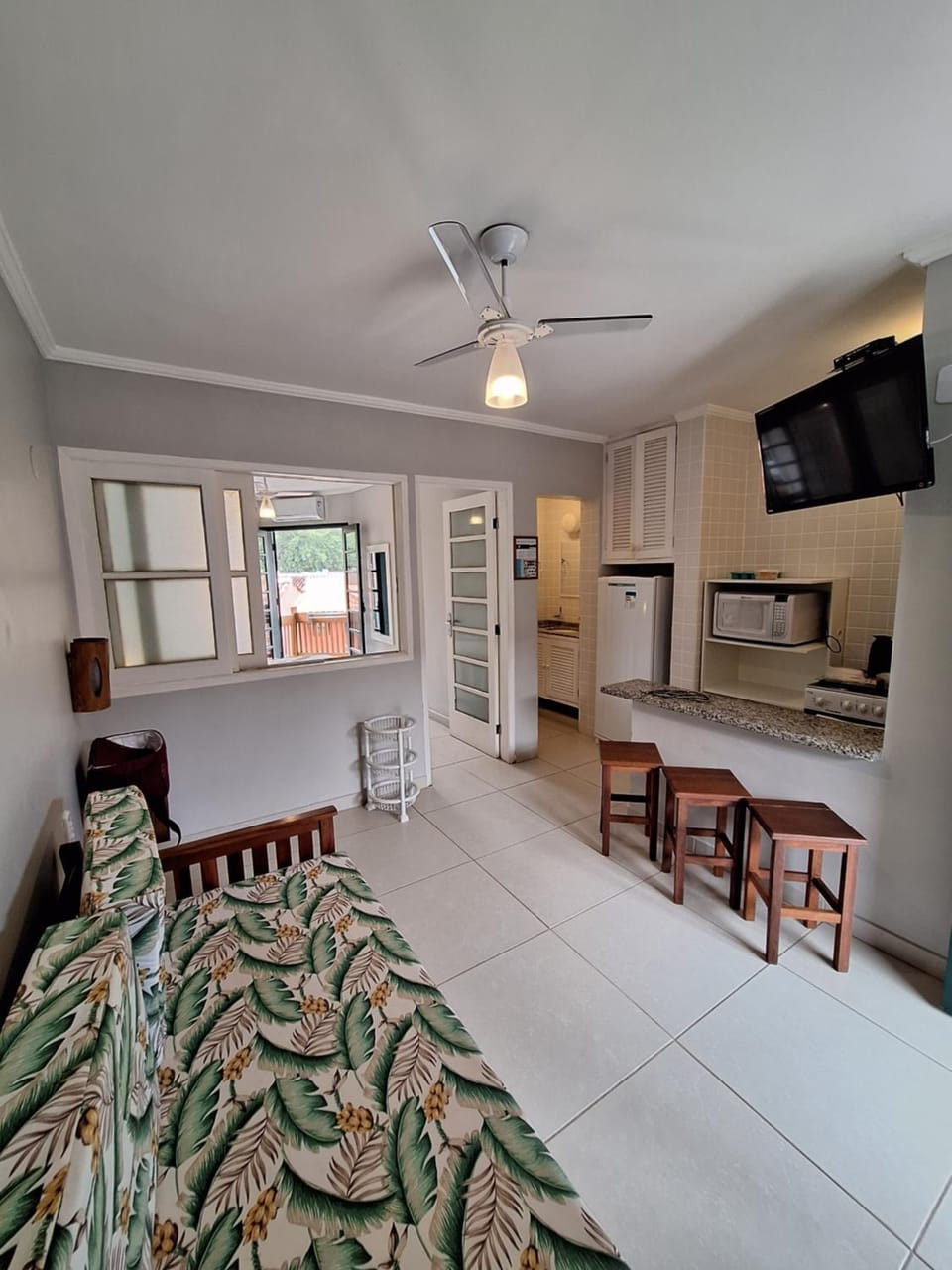 Restaurant/places to eat, Bed, TV and multimedia, Kitchen or kitchenette, Living room, Photo of the whole room, Seating area, Dining area, Bedroom, Swimming pool, minibar, oven, stove, air conditioner