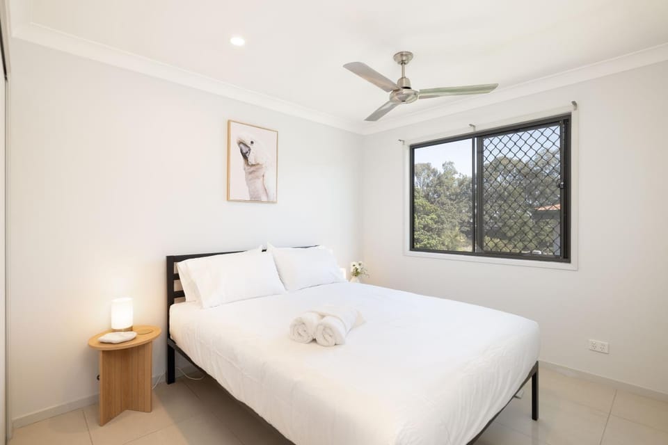 Bed, Bedroom, air conditioner