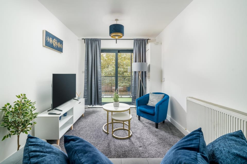 3 bed home by Canning Town station Apartment in London