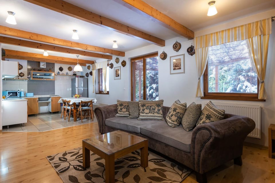 Living room, Seating area, Communal kitchen