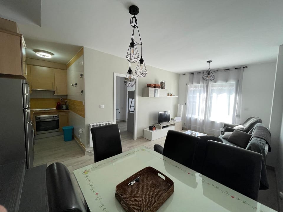 Kitchen or kitchenette, Lounge or bar