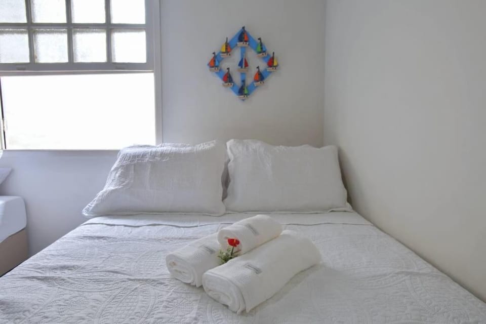 Bedroom, towels